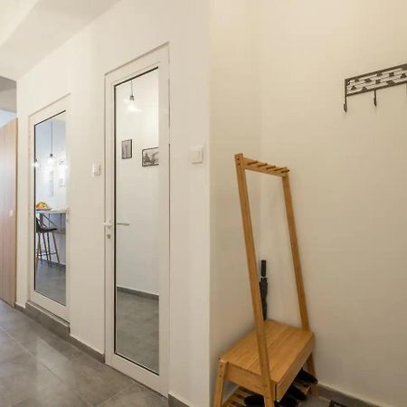 Stay And Play - Foosball And Comfort Sofia Exterior photo