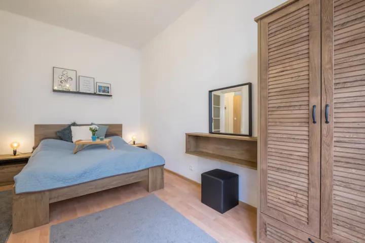 Stay And Play - Foosball And Comfort Sofia Exterior photo